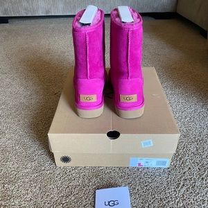 NIB UGG CLASSIC SHORT ll BOOTS SIZE 9